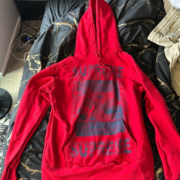 Supreme Men’s Large Hoodie from Europe